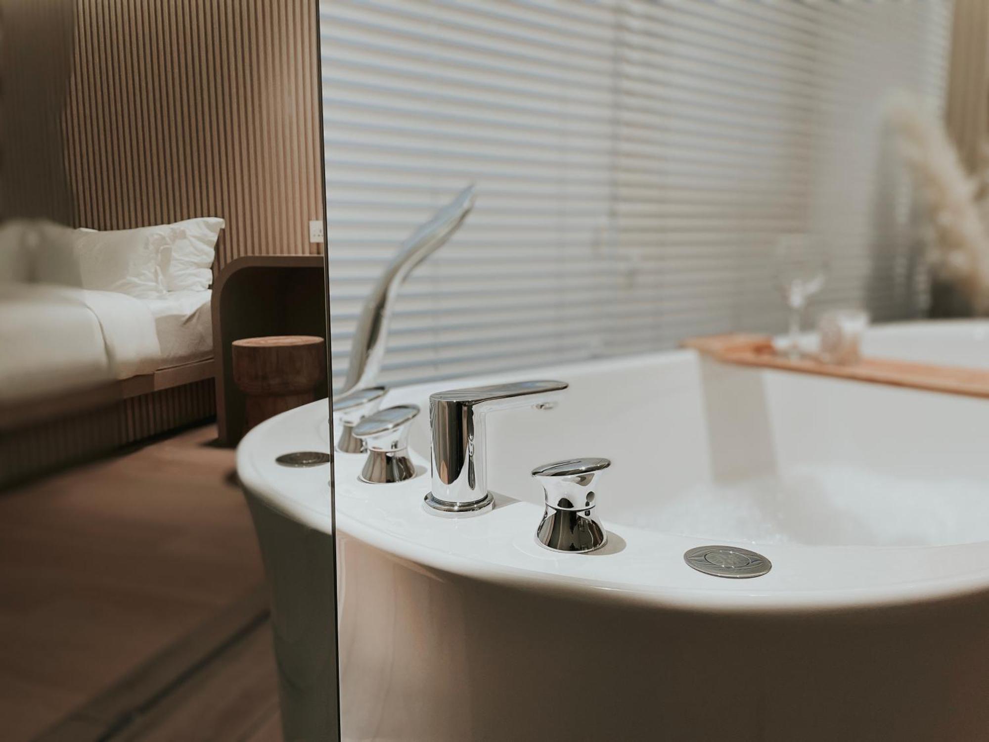 The Cara Boutique 4*